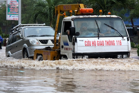 Dịch vụ cứu hộ ô tô, cứu hộ Sài Gòn nhanh chóng, chất lượng – Hotline 0961138675